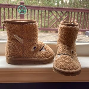 Warm boots baby GAP size 7